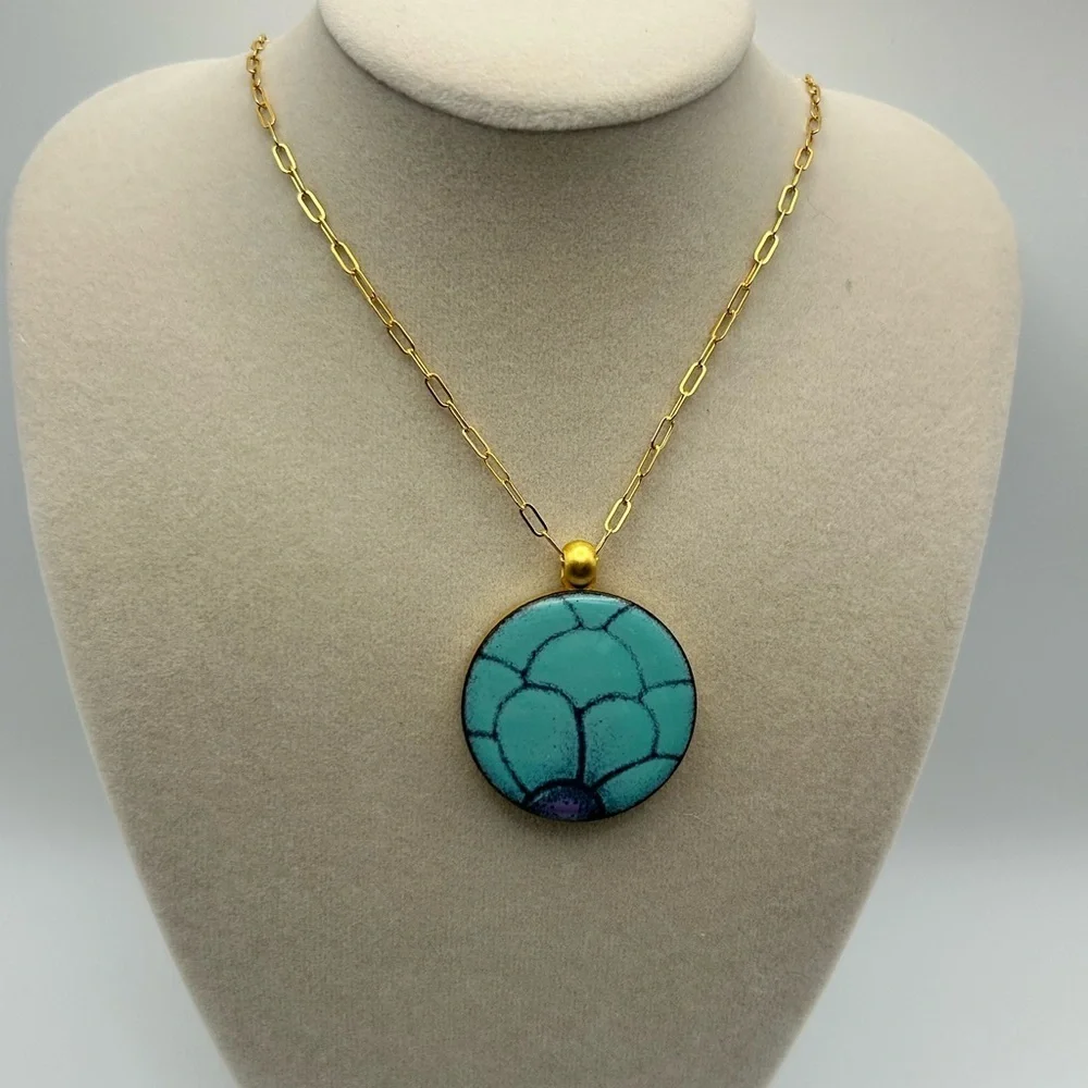 LeighElena Artisan Turquoise Tone Magnetic Pendant Necklace Oval Link Gold-tone